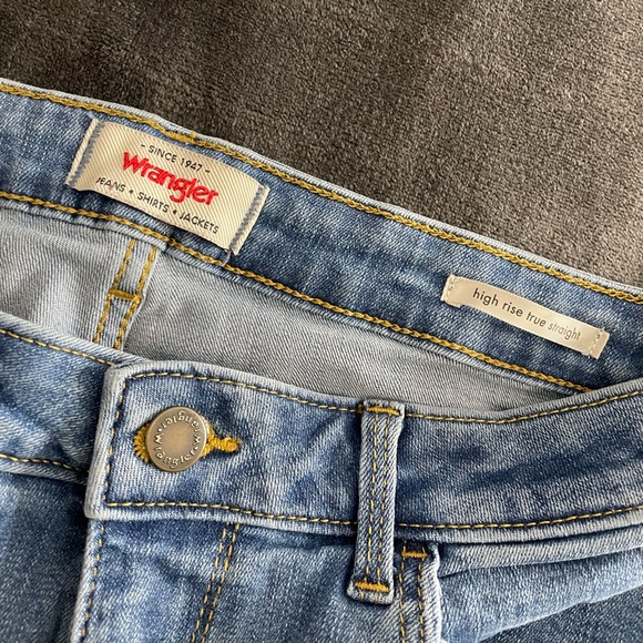 Wrangler Jeans - Picture 4 of 13